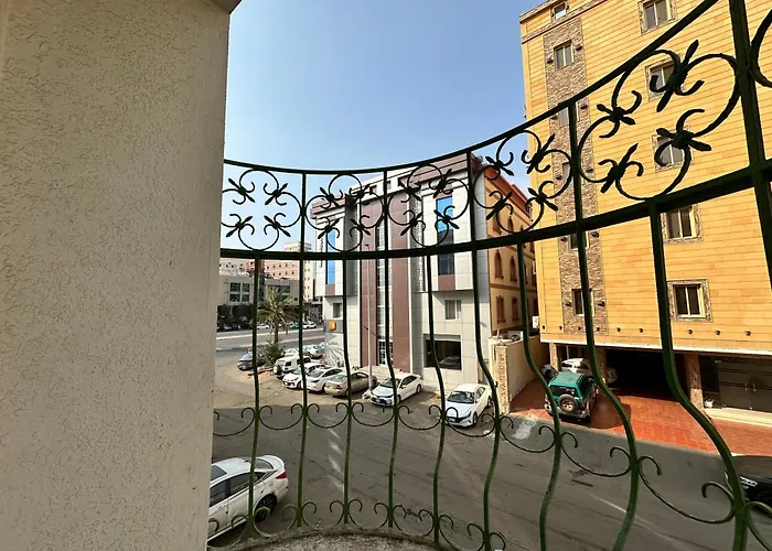 Delmon Hotel Suites